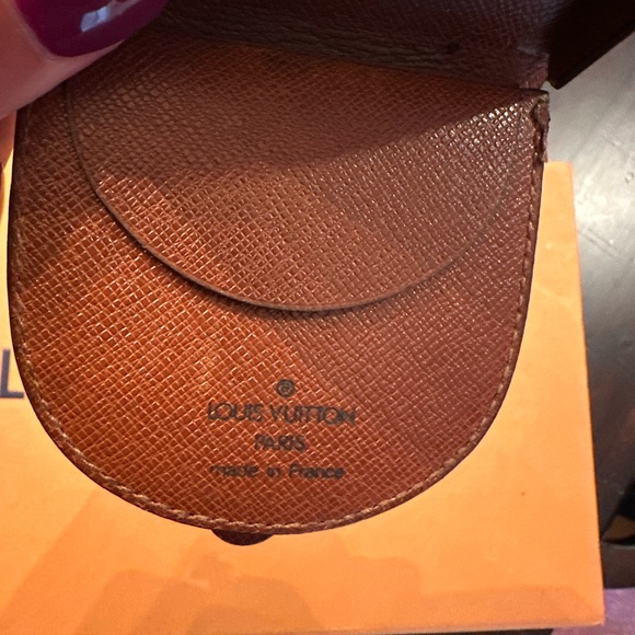 Authentic LV coin purse. - Picture 2 of 5